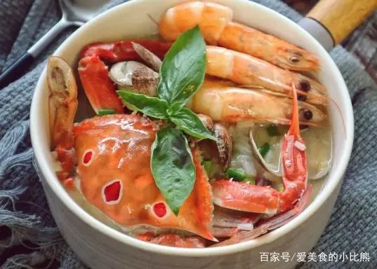 排骨海鲜粥潮汕美食_排骨海鲜粥的做法_海鲜排骨砂锅粥